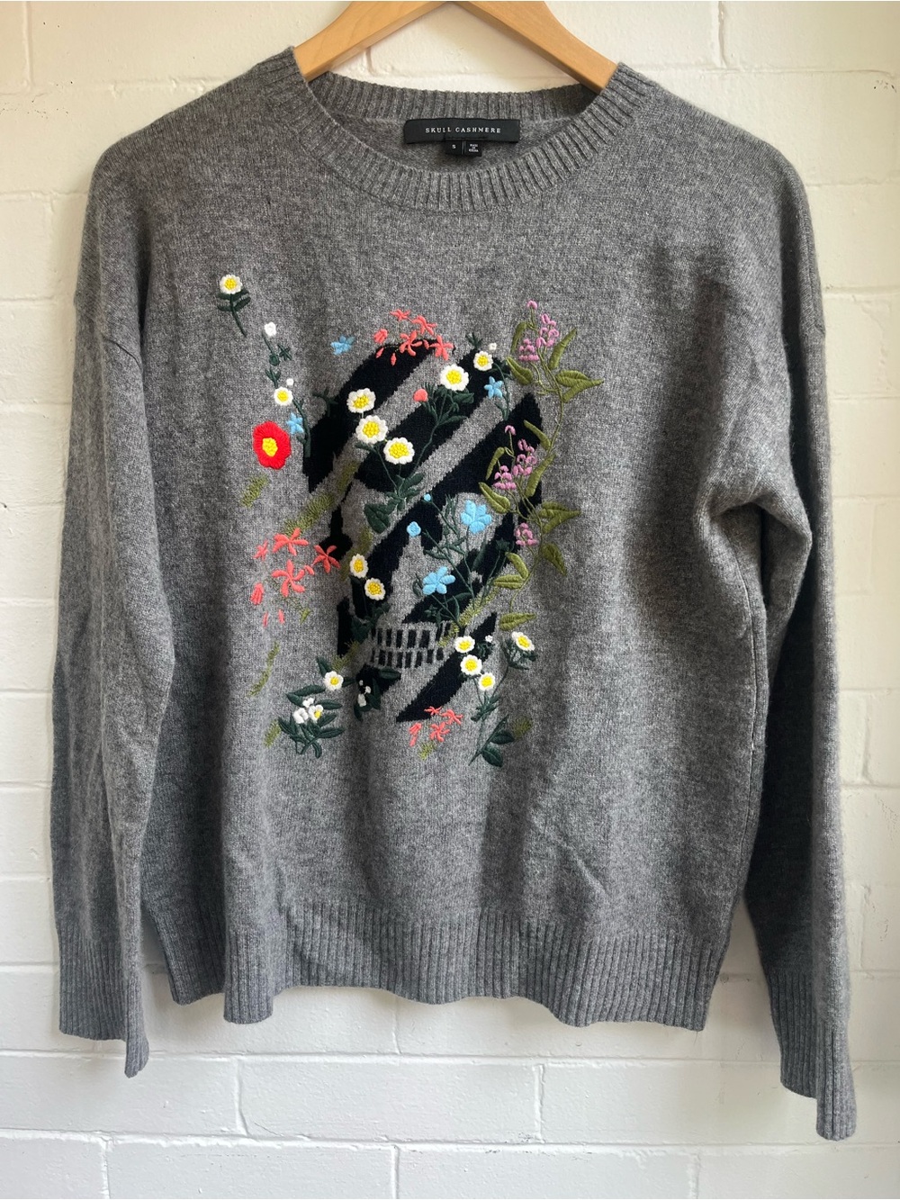 Skull Cashmere Gray Crewneck Sweater with Embroidered Floral Skull